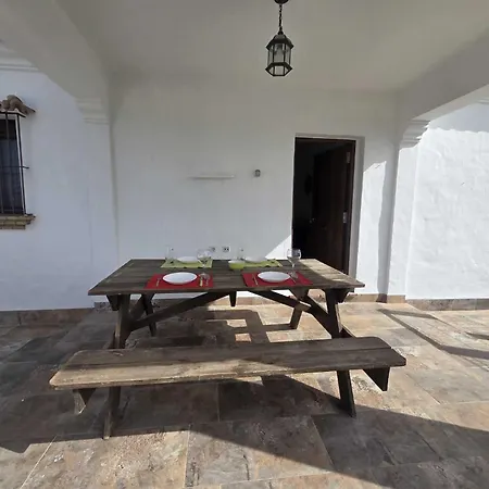 Semesterbostad No Grupos Casa Cuervi Con Piscina Privada En Conil
